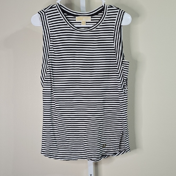 Michael Kors Tops - Michael Kors Black and White Sleeveless Blouse Ladies Sz M‎